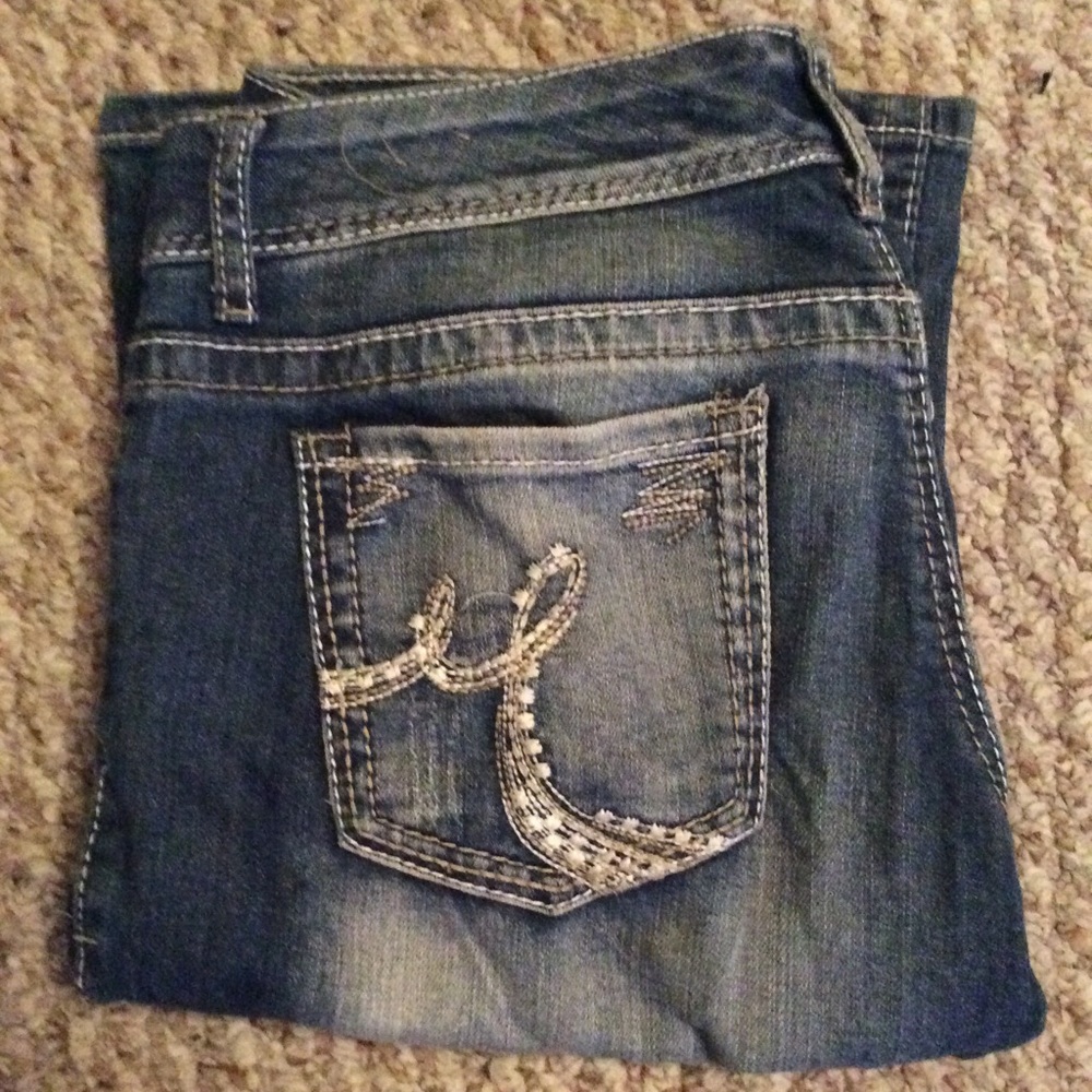 Maurice’s embroidered bootcut jeans size 9/10 REG